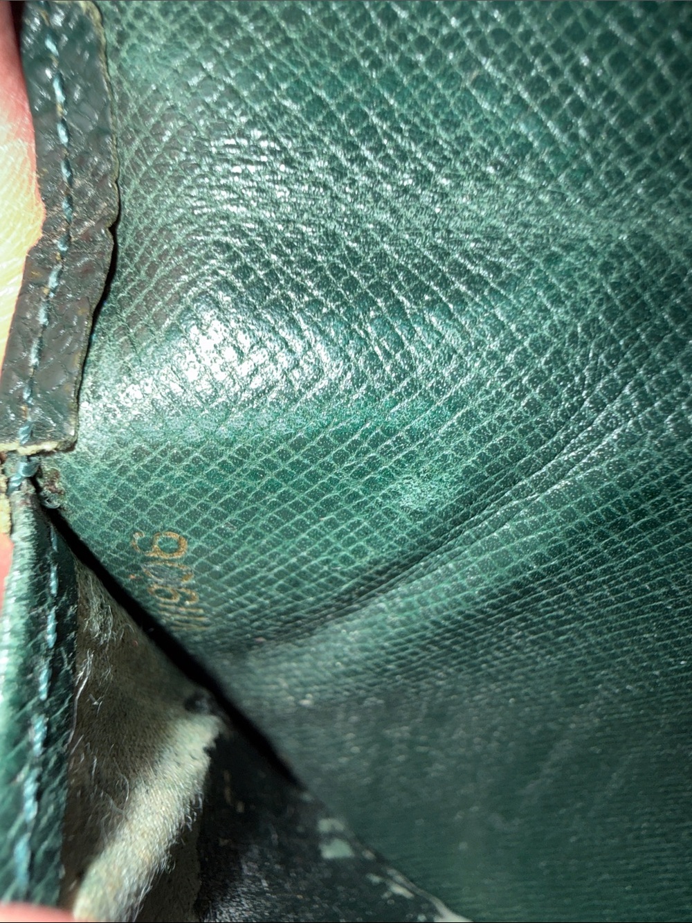 Louis Vuitton Green Textured Long Wallet - Picture 4 of 10